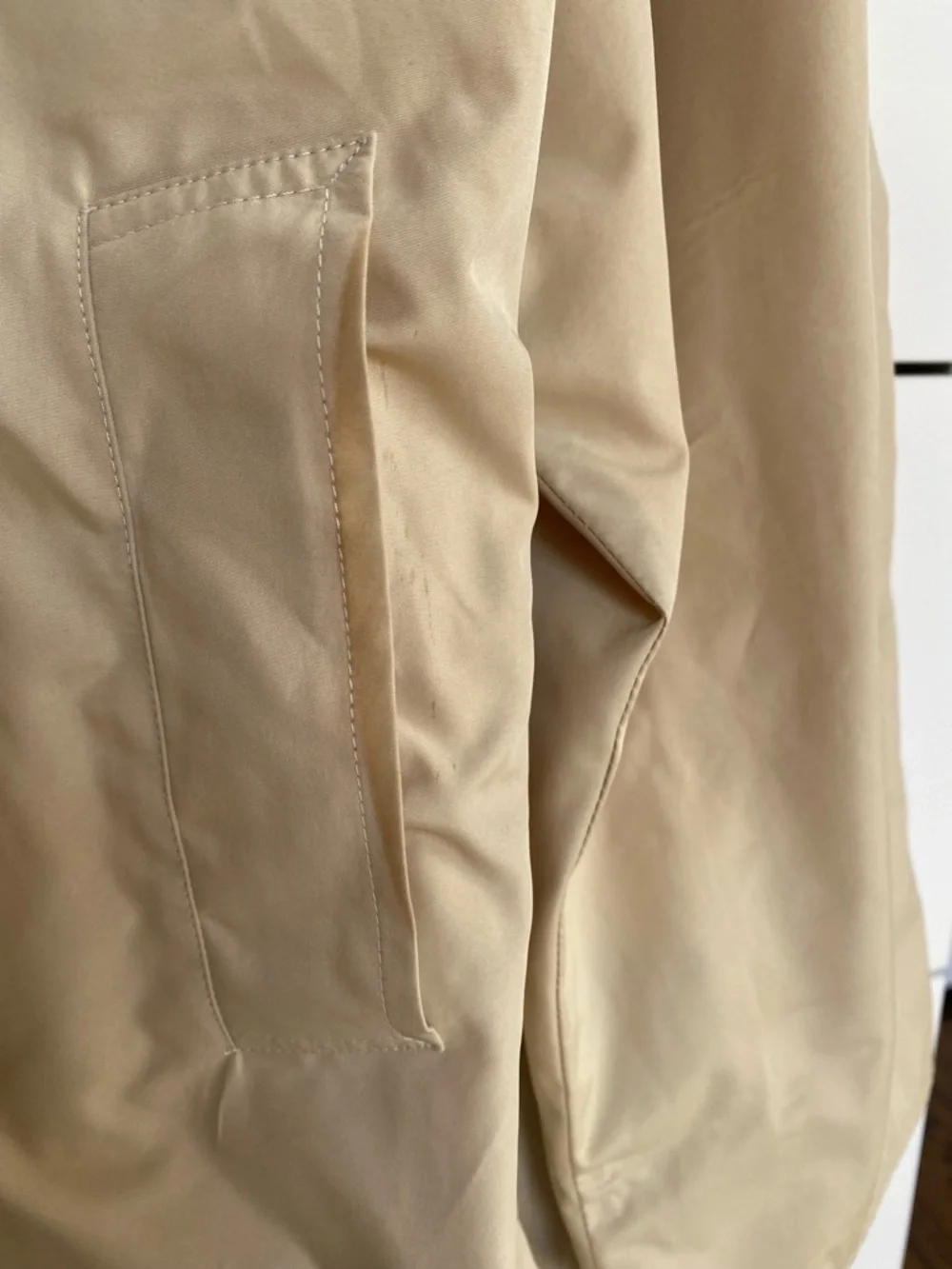 Burberry London Woman’s Classic Beige Trench Coat - Picture 7 of 8